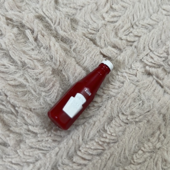Heinz ketchup miniature bottle pin - Picture 6 of 16